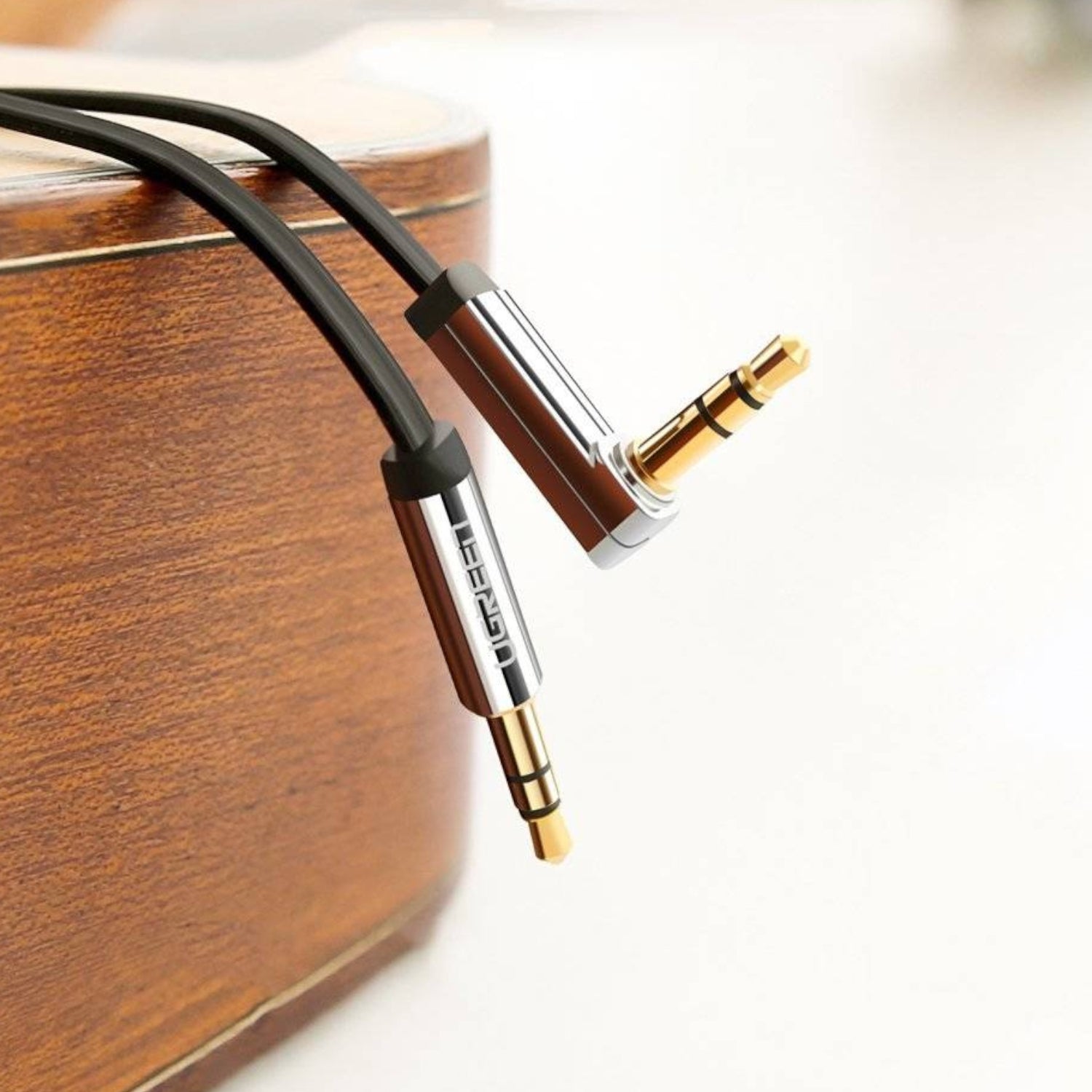 UGreen AV119 Right-angled 3.5mm Flat Aux Cable 1.5m - Black/Silver - Wolf Media Store