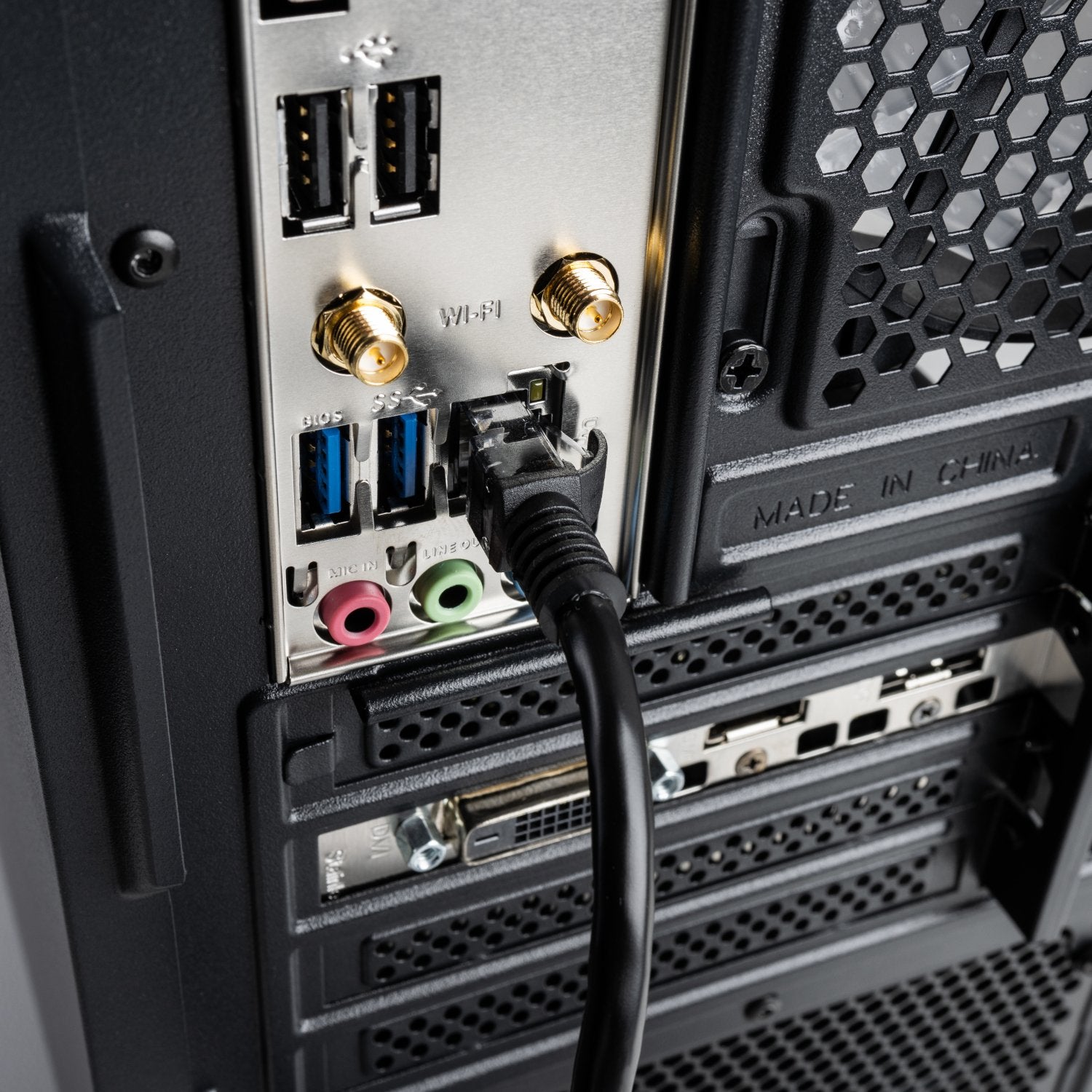 Gizzu Cat6 UTP Fly Lead Ethernet Network Cable 2m – Black-Wolf Media Store