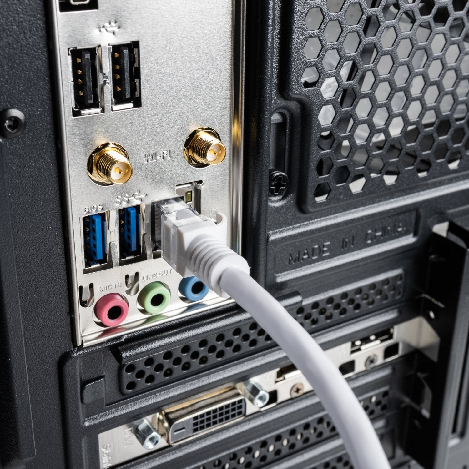 Gizzu Cat6 UTP Fly Lead Ethernet Network Cable 1m – Black-Wolf Media Store