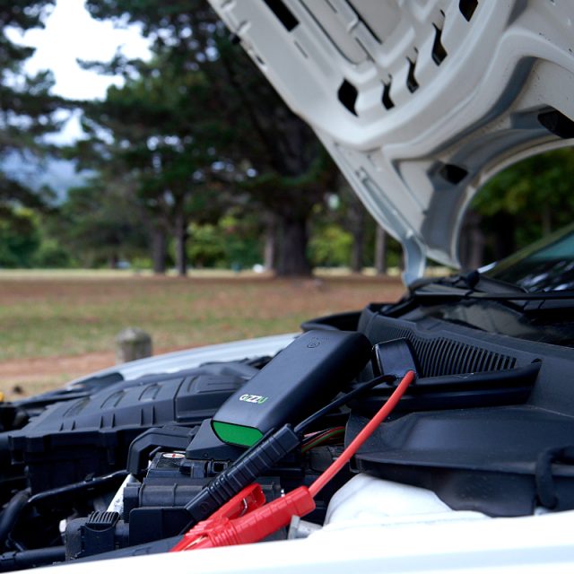 GIZZU 1000A Jump Starter 10400mAh - Black-Wolf Media Store